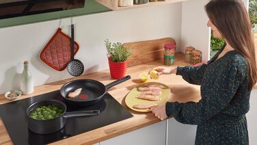 Вок Lagostina Rigenera Green з антипригарним покриттям з 100% переробленого алюмінію, Ø 28 см, для індукційних плит та духовки, з індикатором температури Thermosignal, стійкий до подряпин, ергономічна ручка