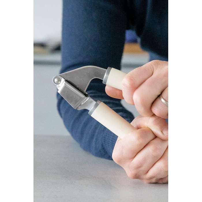 Прес для часнику KitchenAid, нержавіюча сталь, придатна для миття в посудомийній машині, колір: Almond Creme