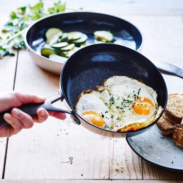 Набір сковорідок GreenPan Venice Pro Noir 26см та 30см, нержавіюча сталь, антипригарне покриття Ceramic, чорний матовий гриб, без PFAS, для індукційних плит, придатні для миття в посудомийній машині, термостійкі, сріблясті