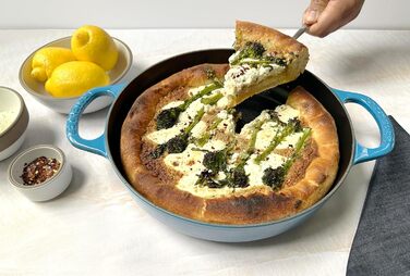 Сковорода Le Creuset Signature з чавуну, 27.9 см, колір 'Flame 11'