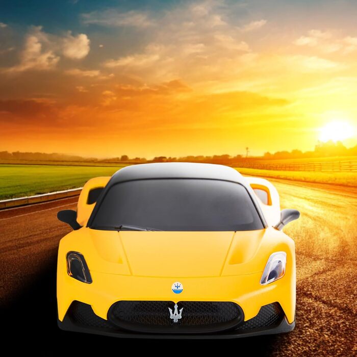 Радіокерований автомобіль Bugatti 1:24, офіційно ліцензований, жовтий Maserati. Модель на радіокеруванні з робочими фарами