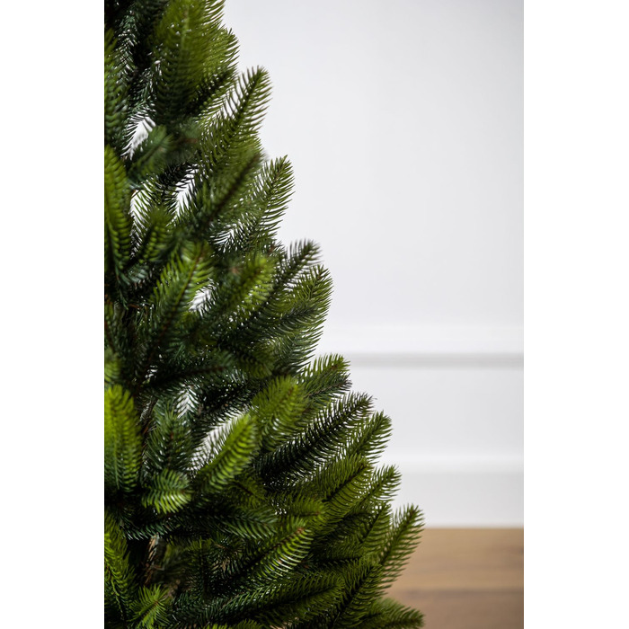 Ялинка лита 'Лапландська' в горщику ВЕСНЯНА 0,90м