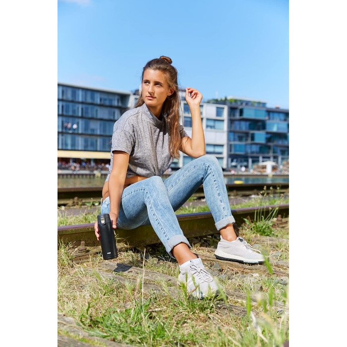 Термокружка Emsa N21518 Travel Mug Light - 0.4 л, нержавіюча сталь, клапан, BPA Free, блакитний колір