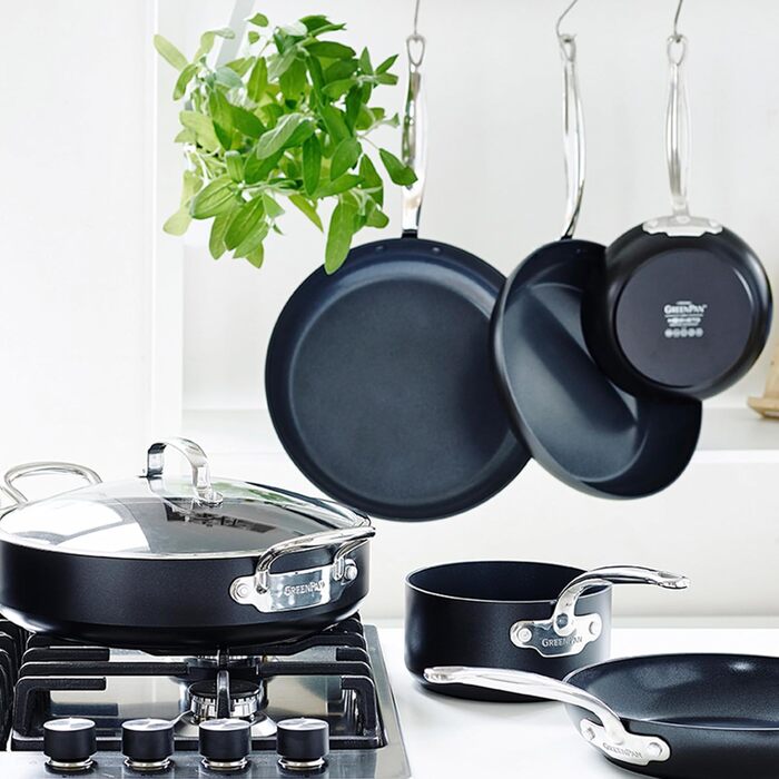 Сковорода GreenPan Barcelona 28 см з антипригарним покриттям Ceramic, індукційна, для плити та духовки, з нержавіючої сталі, чорна