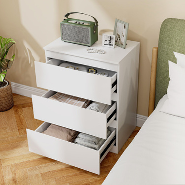 Комод з 3 висувними ящиками, ідеально підходить для вітальні, спальні або коридору. Виготовлений з ДСП, колір – білий.