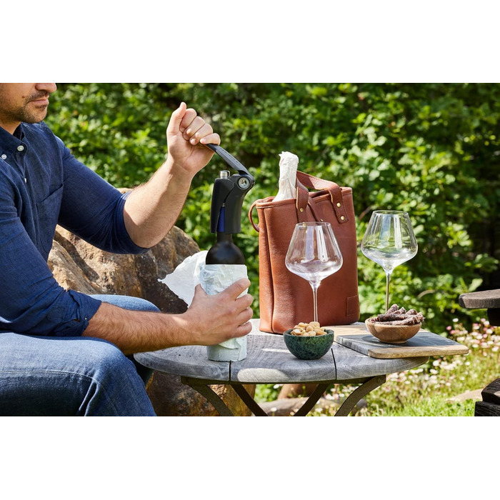 Le Creuset Leverpull LM-150: чорний матовий контейнер з пластику