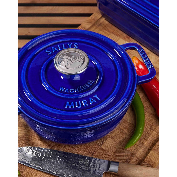 Чавунна каструля для гурманів Sally's 'Murat з натхненною кулінарною книгою з кришкою, емальована, для всіх типів плит, витримує температуру до 250 градусів, об'єм 2,2 л (королівська синя майоліка)