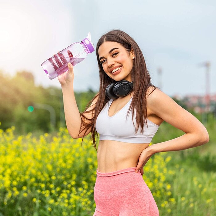 Пляшка для води GHONLZIN, спортивна пляшка об'ємом 1 л з функцією відстеження часу, пляшка для пиття, пляшка для води з фруктовою вставкою, безпечна для миття в посудомийній машині для спортсменів (1 л-2 фіолетового кольору)