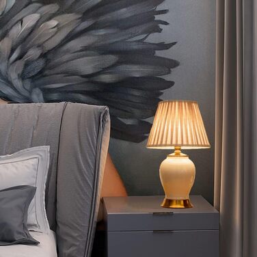 Настільна лампа для спальні, вітальні, кабінету. Сучасний дизайн, E27, тепле світло, білий колір