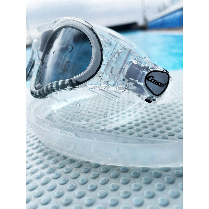 Плавальні окуляри Cressi Swim Cobra чорного кольору, один розмір підходить всім