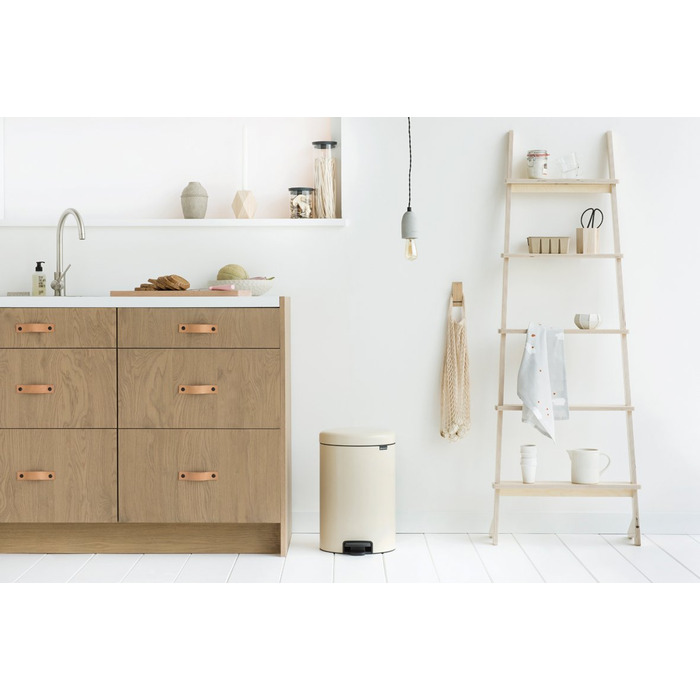 Педаль для сміття 20 л Silent Almond NewIcon Brabantia