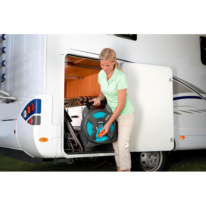 Набір Gardena Classic 15: шланг 15 м, касета для шланга, для кемпінгу, автодому, спорту, адаптери