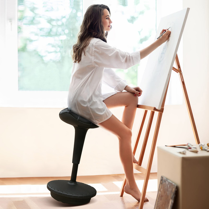 Офісний крісло з регулюванням висоти, ергономічне, з поворотом на 120° та регулюванням на 65,5-83,5 см. Чорний колір.