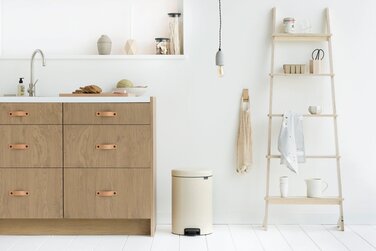 Педаль для сміття 20 л Silent Almond NewIcon Brabantia