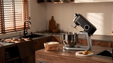 Кухонна машина 5л з місткою чашею з нержавіючої сталі, для тіста, піци, з таймером та 8 режимами. В комплекті: міксер, гак для тіста, вінчик, гнучкий вінчик. Чорний колір.