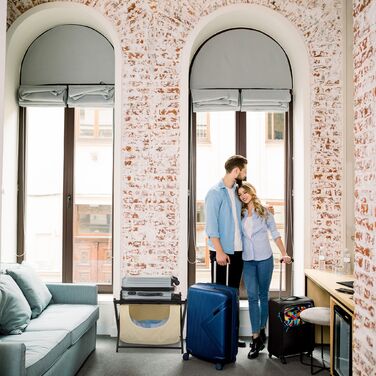 Підставка для валіз Relaxdays чорного кольору з мішком для білизни