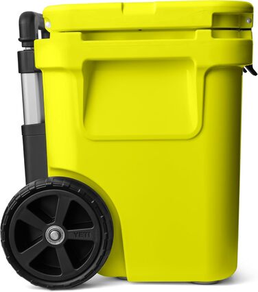 Чорний ящик YETI Roadie 32 на колесах, ізольований (жовтий Firefly)