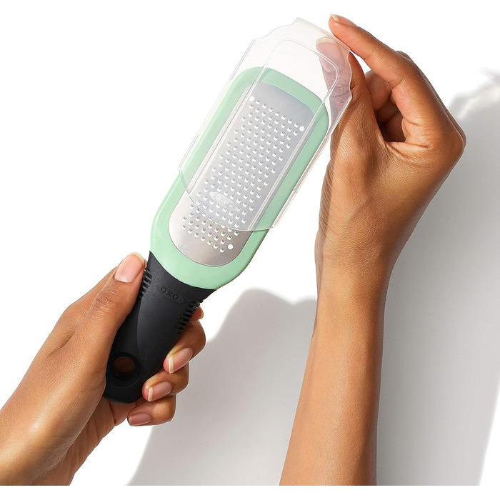 OXO Good Grips Терка для овочів з контейнером для збору – з нержавіючої сталі, для імбиру та часнику, срібна/чорна
