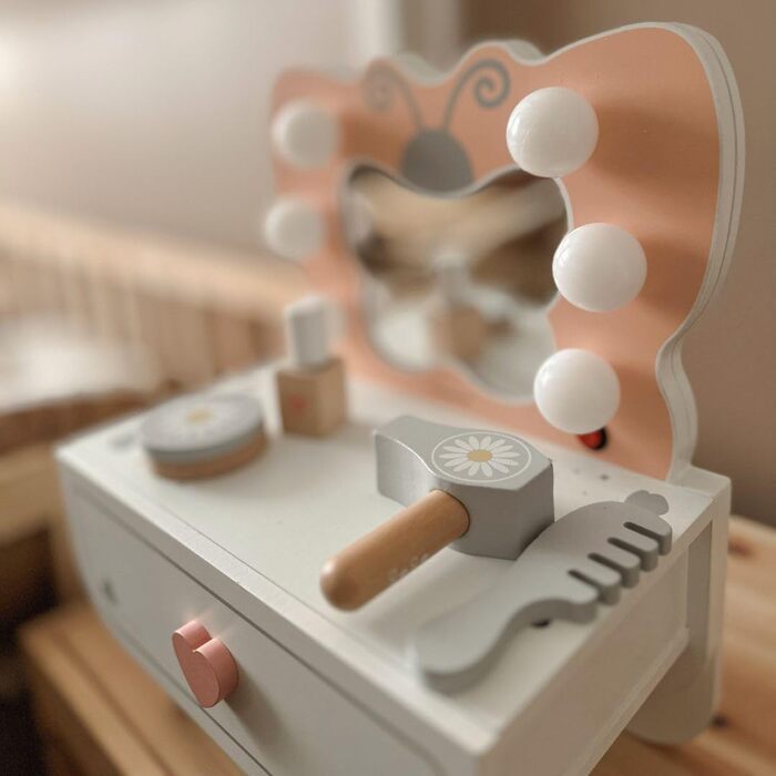 Детський туалетний столик Mamabrum XXL з дерева з пуфом та LED-дзеркалом – для дівчаток від 3 років, з ящиком та аксесуарами для макіяжу, ігровий набір та письмовий стіл (MAM242 DRESSING TAB)