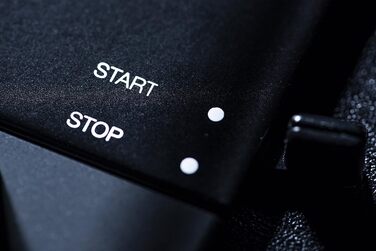 Проигравач вінілу Pro-Ject Automat A1 з вбудованим фонокоректором, повністю автоматичний, перемикач швидкостей 33/45 об/хв, головка Ortofon OM10, чорний