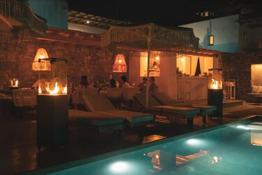 Газовий обігрівач Planika Faro – 8kW, чорний, для тераси та саду, з кришкою, 36 x 36 x 150 см (Газовий балон не входить у комплект)