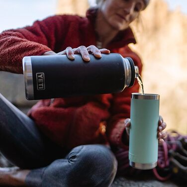 Термос YETI Rambler з кришкою Chug, 1.3 л, пісочно-рожевий