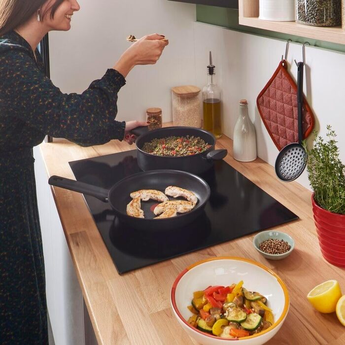 Вок Lagostina Rigenera Green з антипригарним покриттям з 100% переробленого алюмінію, Ø 28 см, для індукційних плит та духовки, з індикатором температури Thermosignal, стійкий до подряпин, ергономічна ручка