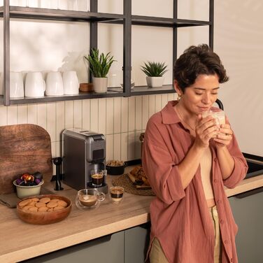 Кавомашина Cecotec Freestyle Compact Black: 1350W, Thermoblock, 20 Bar, 4-в-1 для еспресо, сумісна з Dolce Gusto, Nespresso, K-Fee, об'єм резервуару 800 мл