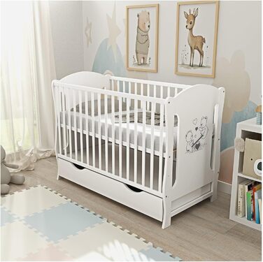 Дитяче ліжко Baby Delux 60x120 біле розкладне молодше ліжко з ящиком, матрацом і мотивом Teddy Rocker