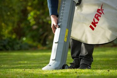 IKRA 74204030 Електричний 3-в-1: пилосос для листя, повітродувка, подрібнювач листя IBV 2800 E, об'єм контейнера 45л, швидкість повітря 275 км/год, 2800 Вт, 230 В, сірий/червоний/чорний