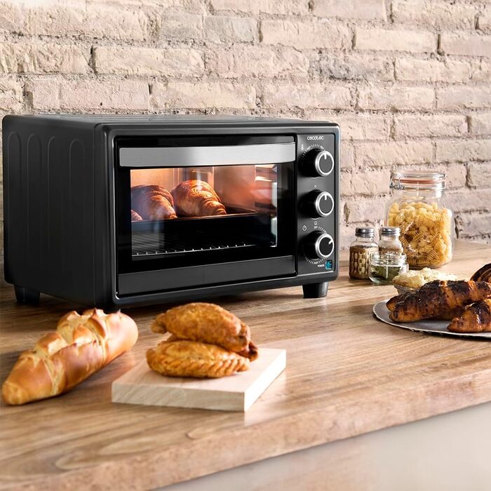 Електрична піч Cecotec Bake&Toast 2300 Black, 23 л, 1500 Вт, до 230°C, 3 режими (гриль, під-нагрів, комбінований), скляна дверцята, таймер 60 хв, піддон для крихт. Чорний колір