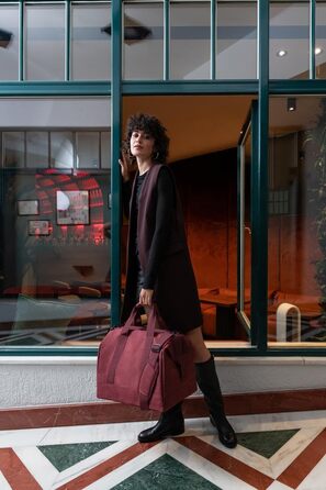 Сумка-органайзер Reisenthel Allrounder L Twist Maroon – універсальна для подорожей, роботи та відпочинку