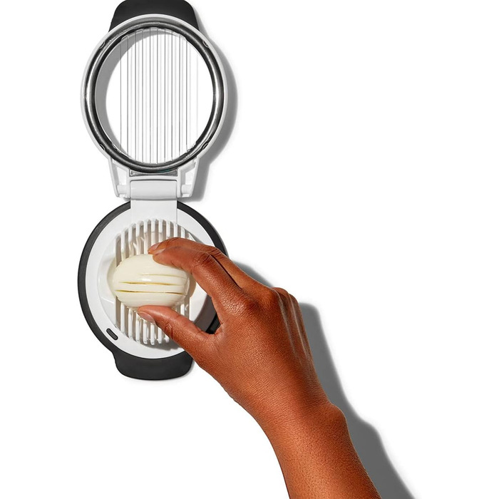 Яйцерізка OXO - швидка і легка нарізка яєць - можна мити в посудомийній машині - чорний/білий