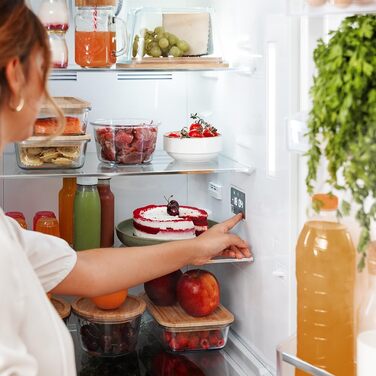 Міні-холодильник Cecotec Bolero CoolMarket TT Origin 45: 294 л, 1 дверцята, бежевий, з LED-підсвічуванням, відкривачкою для пляшок, ретро-дизайн