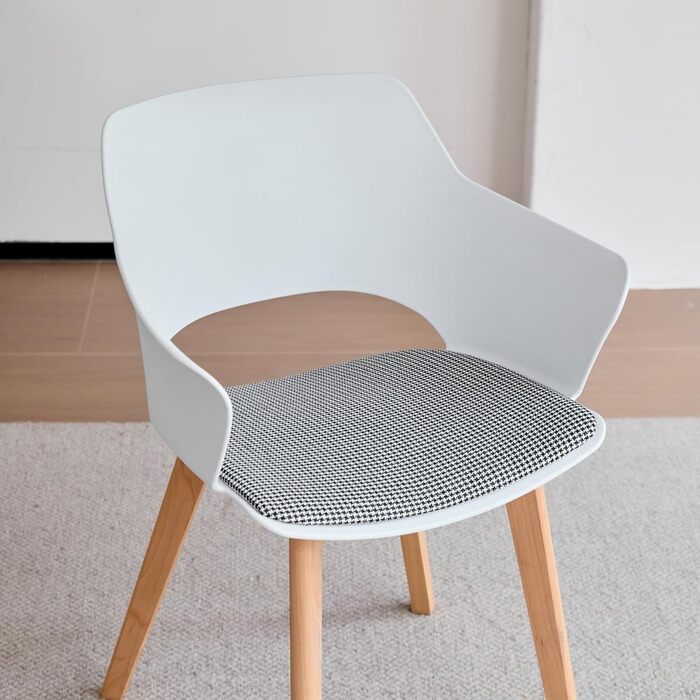 Набір з 4 кухонних стільців GrandCA HOME з масивних дерев'яних ніжок, м'яке сидіння, зелений колір