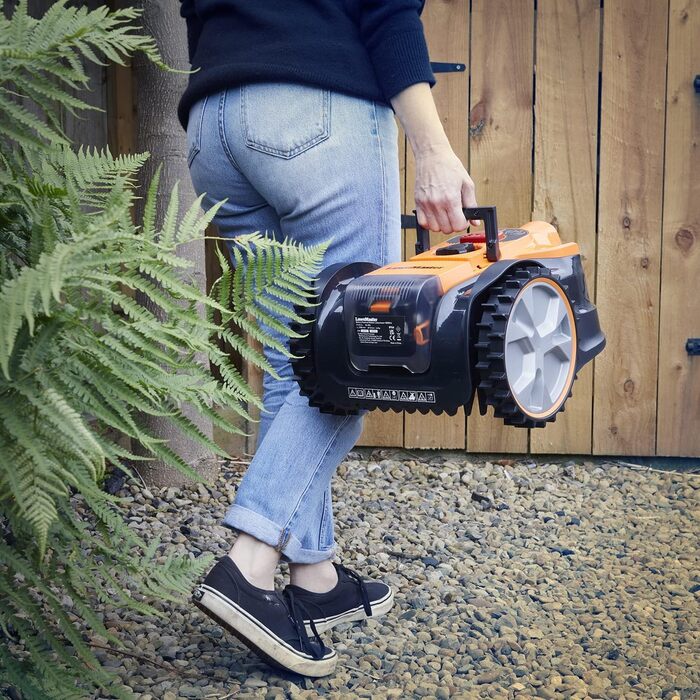 Робот-газонокосарка LawnMaster VBRM16 OcuMow для газонів до 100 м², самохідний, бездротовий, акумуляторний 24В 4.0Ah Li-Ion