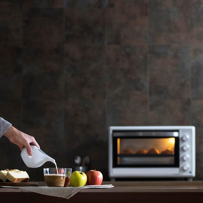 Конвекційна піч Cecotec 46L Bake&Toast 4600 White Gyro: 2000 Вт, 12 функцій, внутрішнє освітлення, регулювання температури до 230°C, подвійне скло, з поворотним шампуром