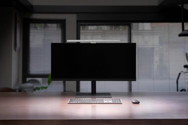 BenQ ScreenBar Pro LED лампа для монітора – безвідблисккове світло, автоматичне вмикання/вимикання, універсальна клямка, надширока підсвітка, регульована колірна температура та яскравість, автоматичне регулювання яскравості, чорний (сріблястий)
