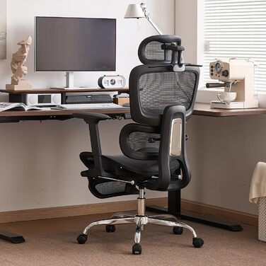 Ергономічне крісло для офісу з підніжкою та подушкою для шиї, 5-рівневе регулювання спинки, 2D підтримка попереку, 3D підлокітники/підголівник, функція нахилу 145°, сітчасте сидіння, гумові колеса (Чорний, Lite)