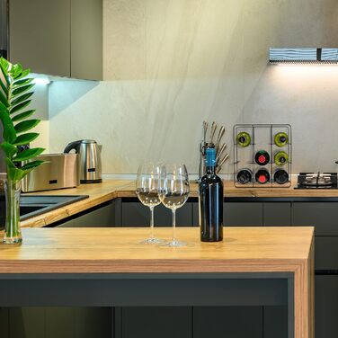 Стійка для вина Relaxdays металева на 9 пляшок, чорна, 30.5x27.5x20 см - підлоговий тримач для кухні та вітальні