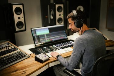 Навушники beyerdynamic DT 900 PRO X Open Studio з драйвером STELLAR.45 для мікшування та мастерингу