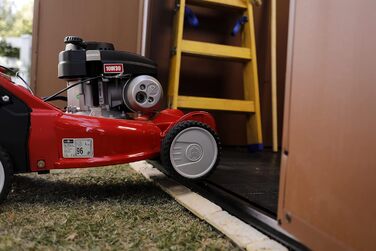 Садовий будиночок KETER Darwin 2,8 м² коричневий (6x6) з Evotech пластику, з дверима та вентиляцією, 25x184x205 см