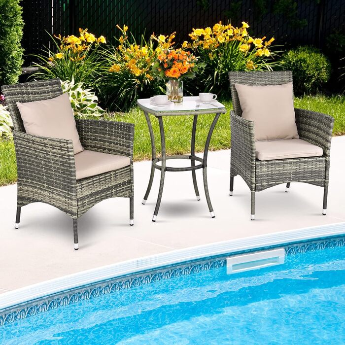 Набір садових меблів GIANTEX для балкона: стіл та 2 стільці з ротангу, комплект на 2 особи, з подушками (бежевий)