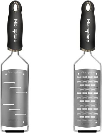 Кухонна терка з великою теркою Microplane для твердого сиру, шоколаду і трюфелів чорного кольору з лезами з нержавіючої сталі і 2-сторонньої ріжучої кромкою Кухонна терка для твердого сиру, яблук, моркви, цукіні і шоколаду чорний пакет з 2-сторонньої ріжу