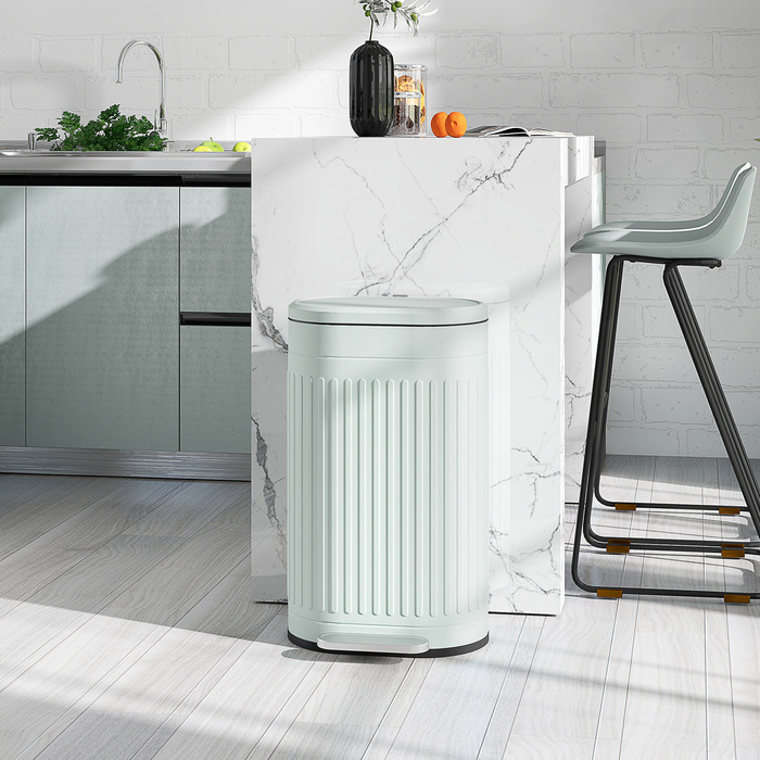 Відро для сміття 30 л з педаллю, знімним внутрішнім відром та м'яким закриттям. Розміри: 36,5 x 31,2 x 60,8 см, колір - зелений.