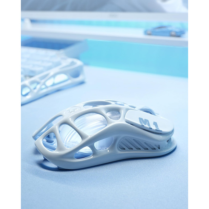 Миша ігрова бездротова GravaStar Mercury M1 Pro, 26000 DPI, 4K, PAW3395, 88г, Bluetooth/2.4G/кабель, RGB, 5 кнопок – Чорний градієнт (Електро-блакитний)