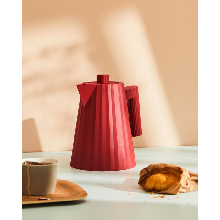 Електричний чайник Alessi Plissé MDL06/1RUK, 100 cl, червоний, з термопластичного матеріалу, 2400W, англійський штекер