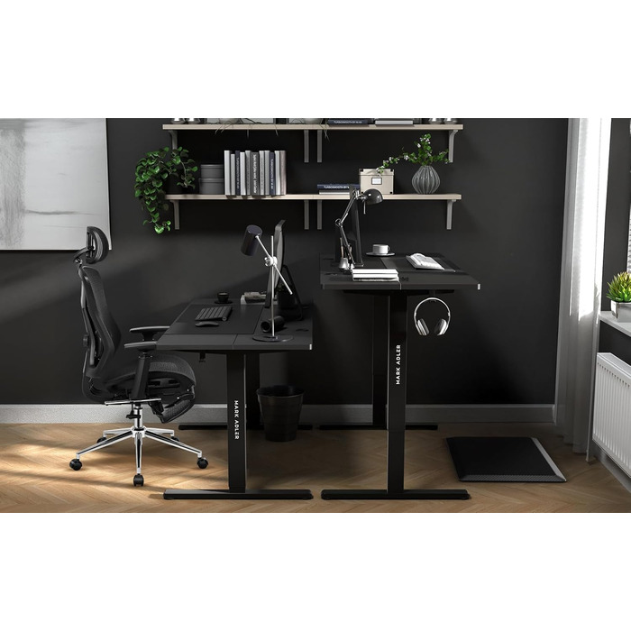 Стіл письмовий регульований по висоті MARK ADLER Leader 7.4 White, 140x70 см, білий, з пам'яттю, сенсорним керуванням, кабелепроводом, тримачем для навушників та напоїв