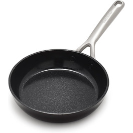 колір: чорний