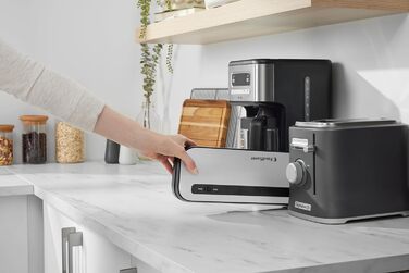 Вакууматор для продуктів Foodsaver FFS005X з вбудованим відсіком для рулонів, різаком та режимом для делікатних продуктів, комплект вакуумних пакетів